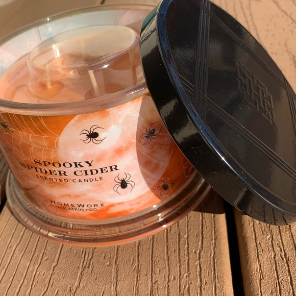 🆕SPOOKY SPIDER CIDER HARRY SLATKIN HOMEWORX 4 WICK, 18oz CANDLE NWTS! - Picture 5 of 5
